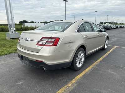 2018 Ford Taurus, $12500. Photo 4