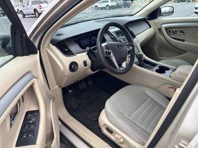 2018 Ford Taurus, $12500. Photo 5