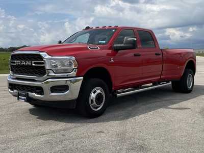2024 RAM 3500 Crew Cab, $59000. Photo 2
