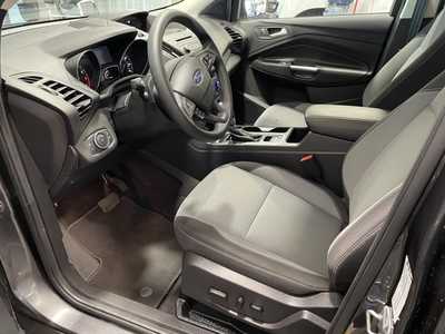 2018 Ford Escape, $15000. Photo 3