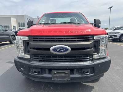 2019 Ford F350 Reg Cab, $33000. Photo 2