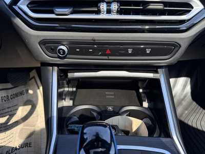 2023 BMW i4, $34500. Photo 11