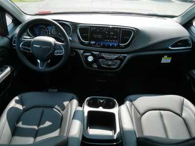 2026 Chrysler Pacifica, $39846. Photo 6