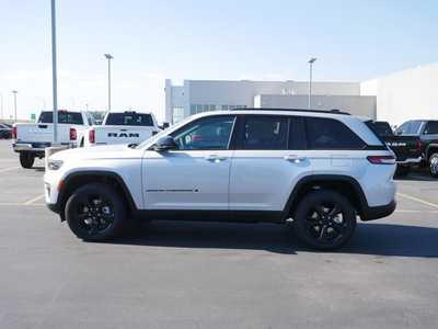 2025 Jeep Grand Cherokee, $48354. Photo 3