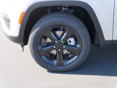 2025 Jeep Grand Cherokee, $48354. Photo 4