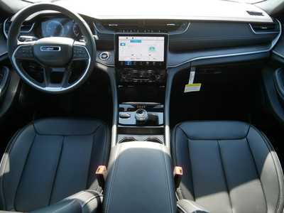 2025 Jeep Grand Cherokee, $48354. Photo 9