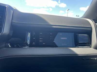2025 RAM 3500 Crew Cab, $97000. Photo 9