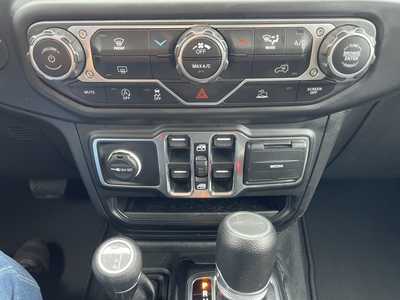 2023 Jeep Gladiator, $27000. Photo 7