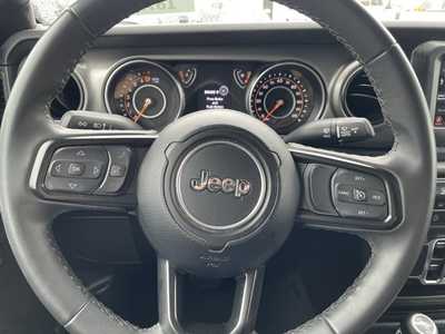 2023 Jeep Gladiator, $27000. Photo 9