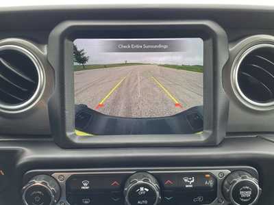 2023 Jeep Gladiator, $27500. Photo 7
