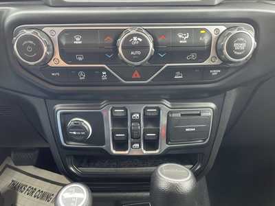 2023 Jeep Gladiator, $27500. Photo 8