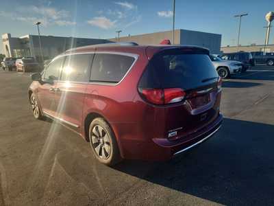 2017 Chrysler Pacifica, $11500. Photo 4