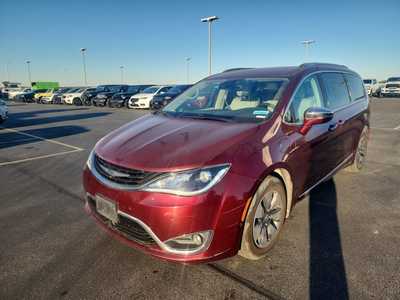 2017 Chrysler Pacifica, $11500. Photo 5