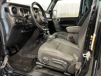 2020 Jeep Wrangler Unlimited, $30500. Photo 3