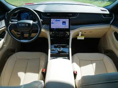 2025 Jeep Grand Cherokee, $42479. Photo 9