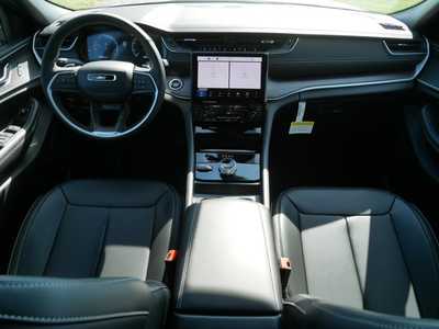 2025 Jeep Grand Cherokee, $48534. Photo 9