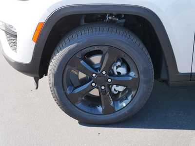 2025 Jeep Grand Cherokee, $45195. Photo 4