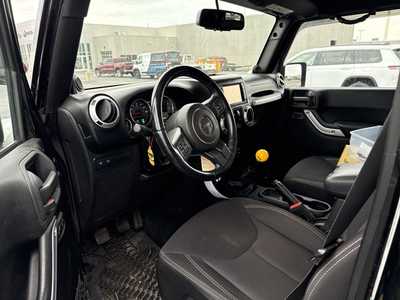 2014 Jeep Wrangler Unlimited, $22000. Photo 5