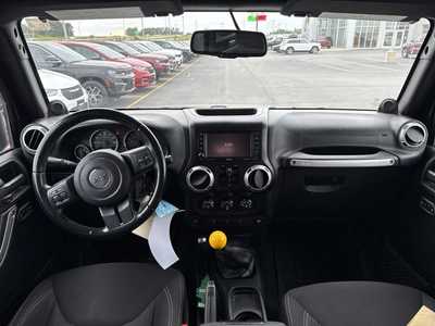 2014 Jeep Wrangler Unlimited, $22000. Photo 7