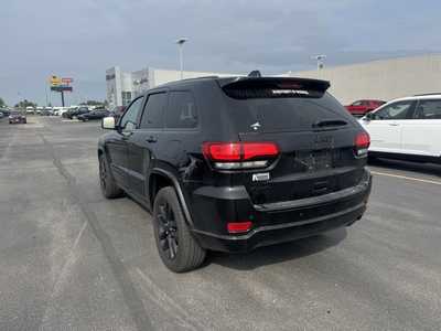 2018 Jeep Grand Cherokee, $12500. Photo 4