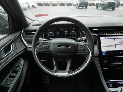 2025 Jeep Grand Cherokee, $44591. Photo 11