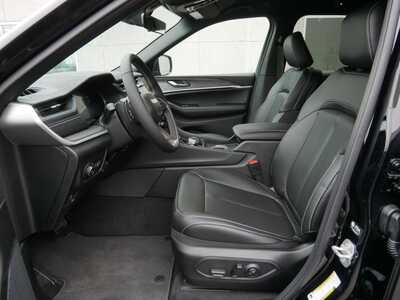 2025 Jeep Grand Cherokee, $44591. Photo 6