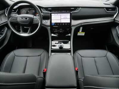 2025 Jeep Grand Cherokee, $44591. Photo 9