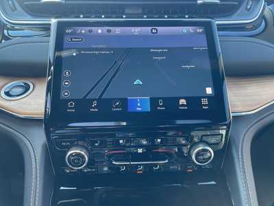 2024 Jeep Grand Cherokee L, $48900. Photo 9