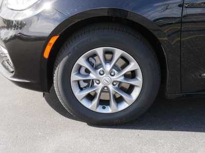 2026 Chrysler Pacifica, $44574. Photo 4