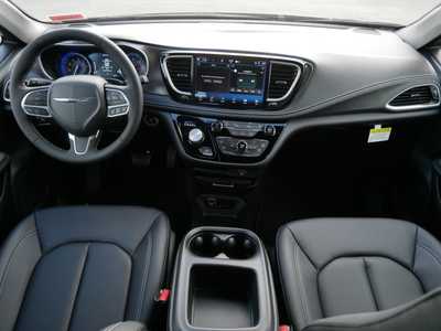 2026 Chrysler Pacifica, $44574. Photo 9