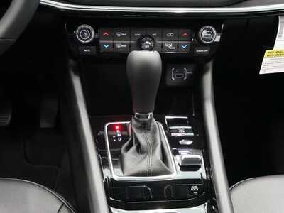 2026 Jeep Compass, $33043. Photo 9