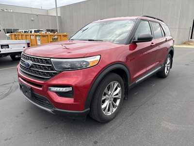 2021 Ford Explorer, $26500. Photo 2