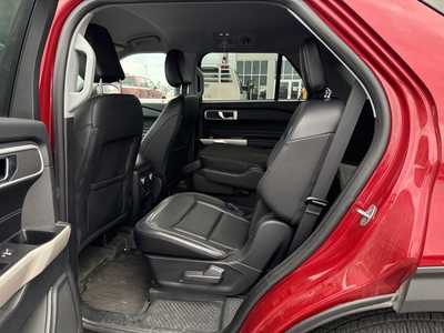 2021 Ford Explorer, $26500. Photo 8