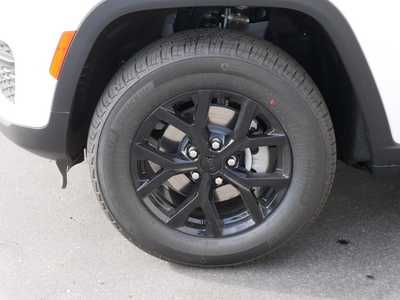 2025 Jeep Grand Cherokee, $42443. Photo 4