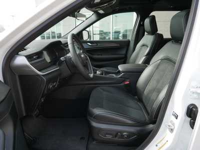 2025 Jeep Grand Cherokee, $42443. Photo 6