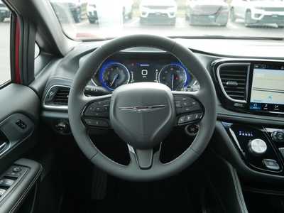 2026 Chrysler Pacifica, $51242. Photo 11