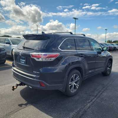 2016 Toyota Highlander, $0. Photo 2