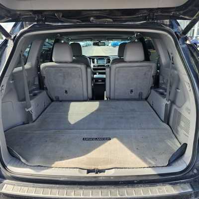 2016 Toyota Highlander, $0. Photo 7