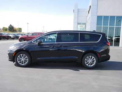 2026 Chrysler Pacifica, $37515. Photo 3