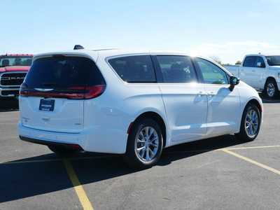 2026 Chrysler Pacifica, $37015. Photo 2