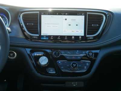 2026 Chrysler Pacifica, $37015. Photo 8