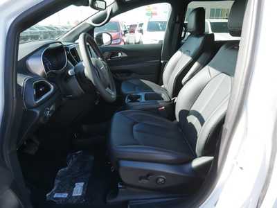 2026 Chrysler Pacifica, $48796. Photo 6