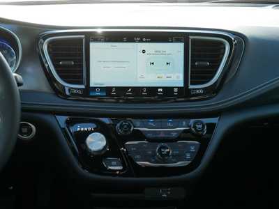 2026 Chrysler Pacifica, $48796. Photo 9