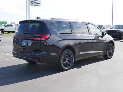 2026 Chrysler Pacifica, $51296. Photo 2