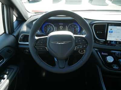 2026 Chrysler Pacifica, $48796. Photo 10