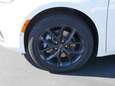 2026 Chrysler Pacifica, $48796. Photo 4