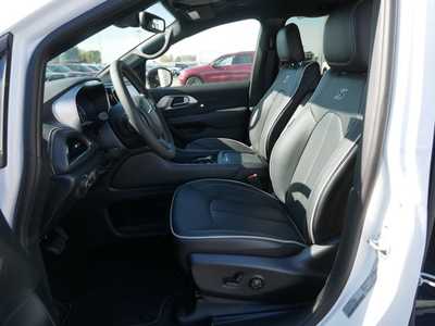 2026 Chrysler Pacifica, $48796. Photo 6