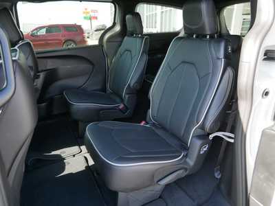 2026 Chrysler Pacifica, $48796. Photo 7