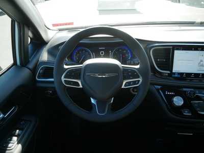 2026 Chrysler Pacifica, $41484. Photo 11