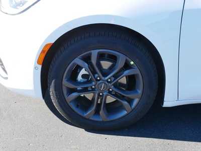 2026 Chrysler Pacifica, $41484. Photo 4